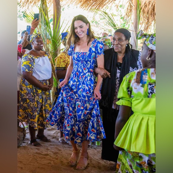 Tory Burch smocked midi dress in blue painted roses ASO Kate Middleton - Picture 2 of 7